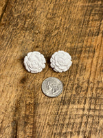 Load image into Gallery viewer, Flowers XS Clip On Earring in Ivory