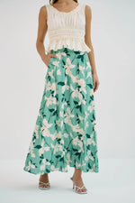 Load image into Gallery viewer, Nemy Skirt in Green/Ivory Watercolor Daffodils