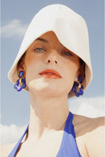 Load image into Gallery viewer, Florem Strass Post Earrings in Crystal