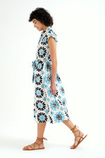 Load image into Gallery viewer, Waterfall Print Midi Dress in Light Blue and Black
