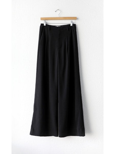 Stanley Wide Leg Trousers in Black