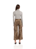 Load image into Gallery viewer, Rylee Cropped Pants in Leopard
