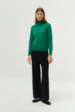 Load image into Gallery viewer, Turtleneck Sweater in Green
