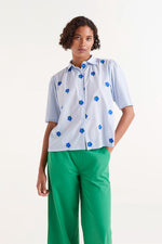 Load image into Gallery viewer, Short Sleeve Shirt in Blue Flower Print
