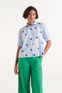 Short Sleeve Shirt in Blue Flower Print