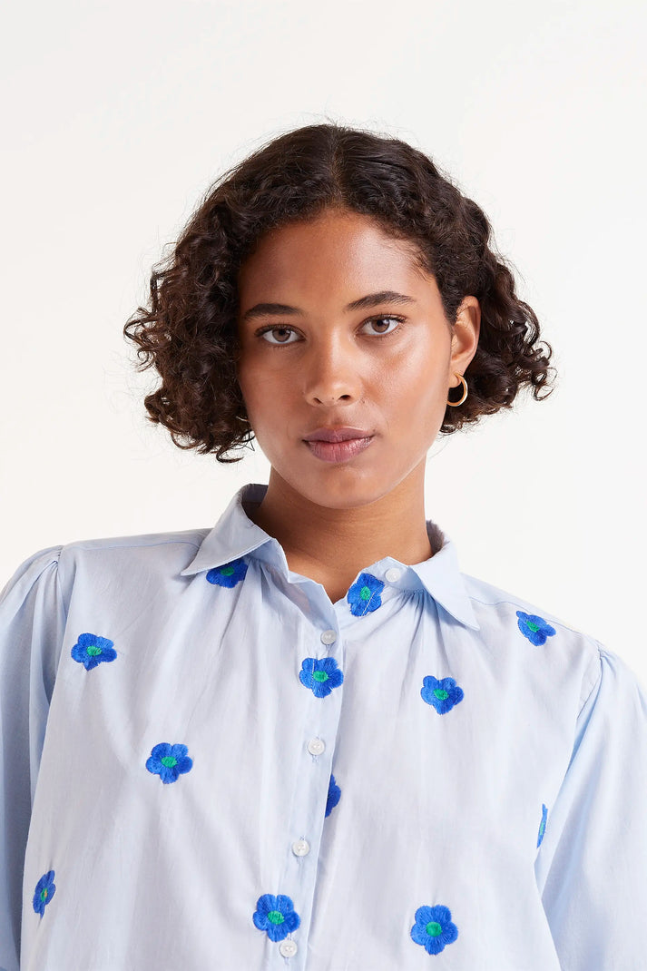 Short Sleeve Shirt in Blue Flower Print