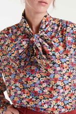 Load image into Gallery viewer, Tie Collar Fall Floral Blouse in Black
