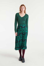 Load image into Gallery viewer, Knit Ribbed Sweater in Green
