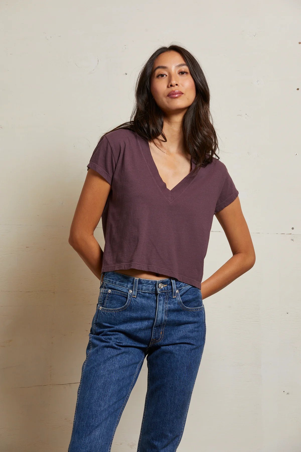 Alanis Recycled Cotton V-Neck Tee in Plum