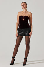 Load image into Gallery viewer, Arista Sweetheart Velvet Top in Plum
