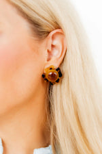 Load image into Gallery viewer, Amelia Earrings in Brown Tortoise
