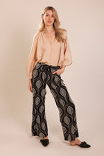 Load image into Gallery viewer, Madding Blouse in Cream
