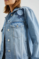 Load image into Gallery viewer, Grove Boyfriend Trucker Jacket in Indigo Bloom
