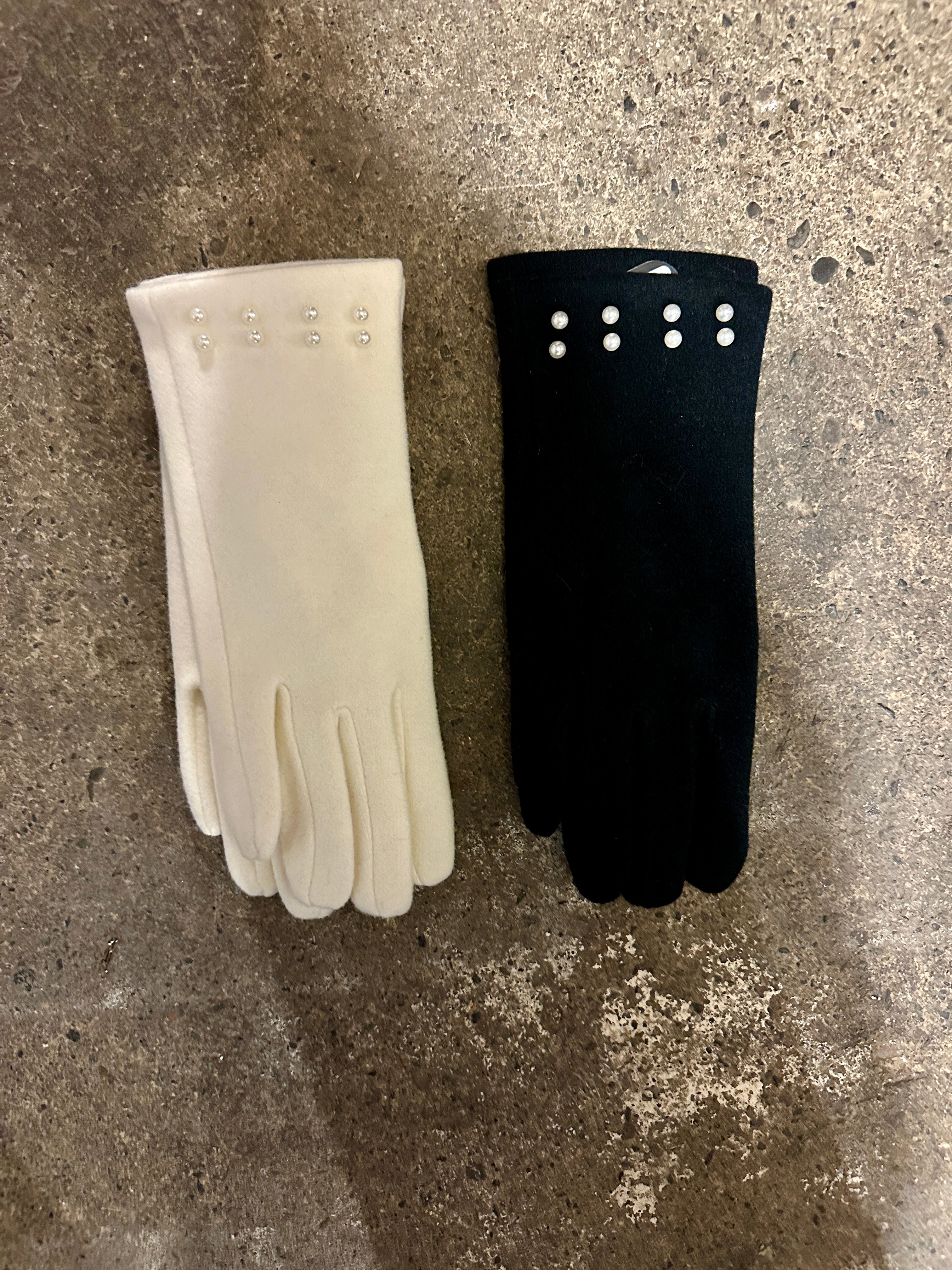 Pearl Embellished Gloves in Ivory