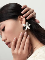 Load image into Gallery viewer, Black Panther &amp; White Erine Flower Stud Earrings
