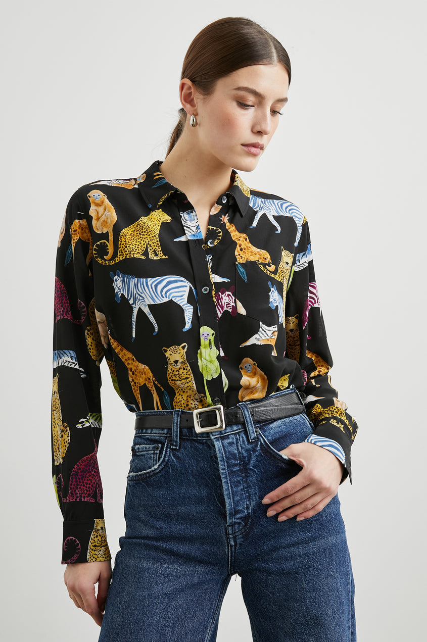 Kate Shirt in Illustrated Animals