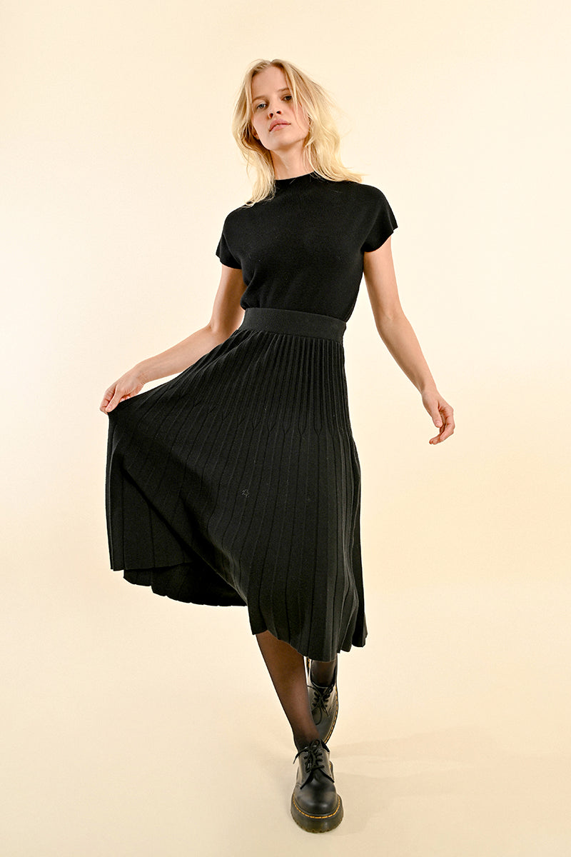 Knit Pleated Skirt in Black