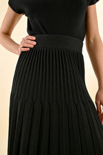 Load image into Gallery viewer, Knit Pleated Skirt in Black
