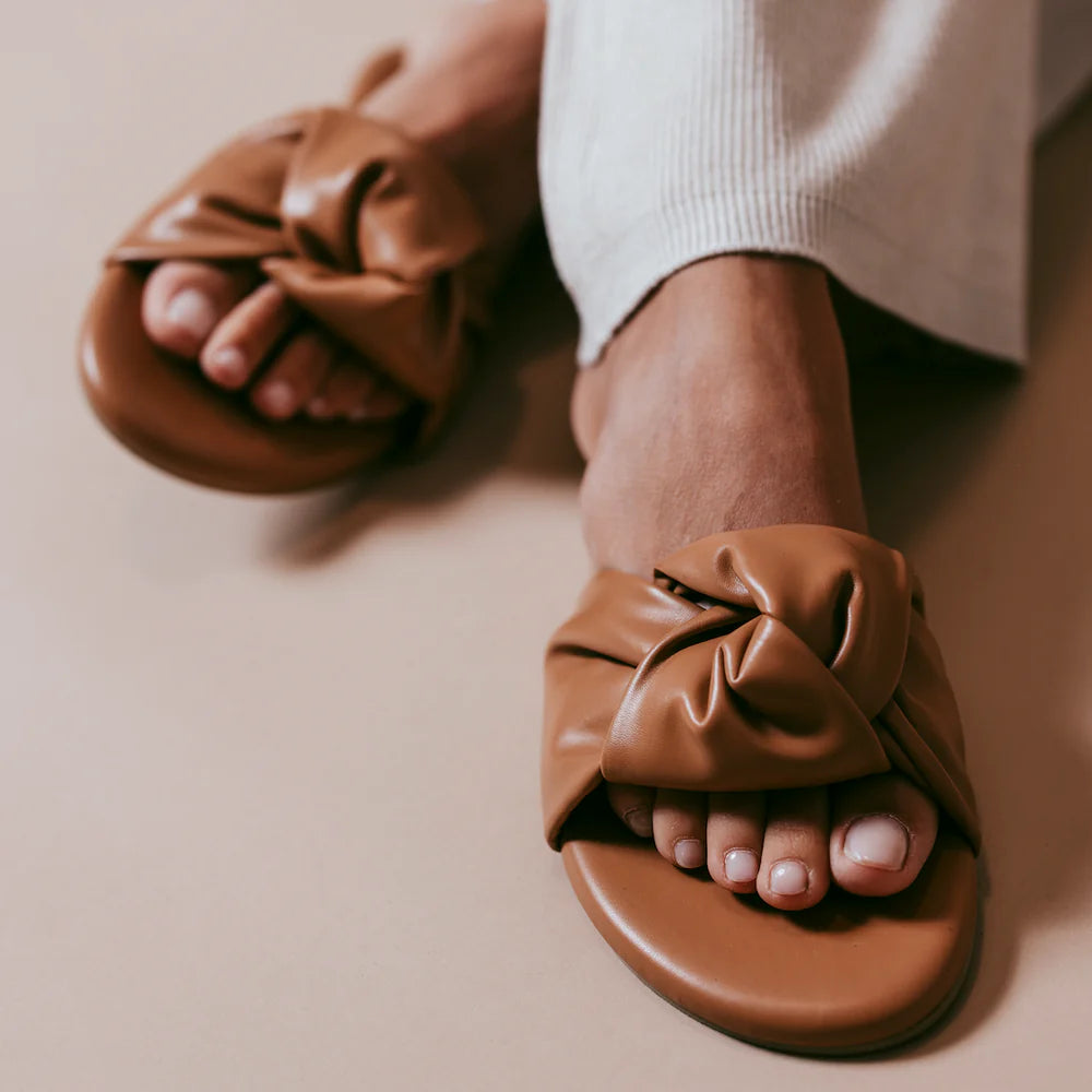 Nottie Slide Sandal in Desert Sand