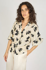 Load image into Gallery viewer, Paper Moon Charlie Shirt in Cream/Black
