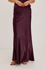 Load image into Gallery viewer, Romina Skirt in Wine
