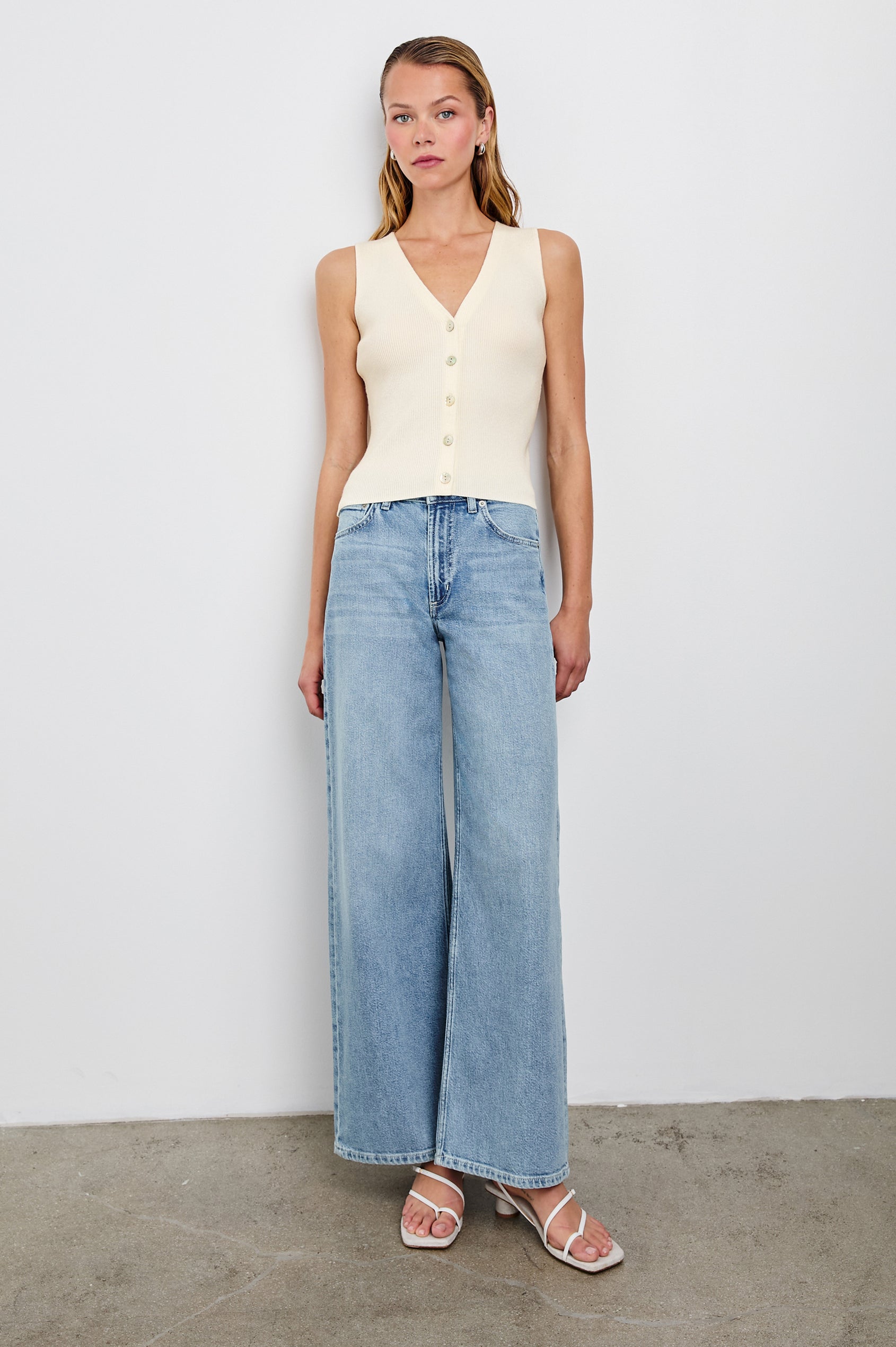 Rosa Vest in Ivory