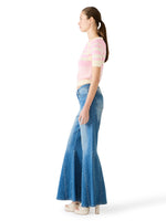 Load image into Gallery viewer, Rayna Sweater in Pink Taffy
