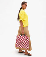 Load image into Gallery viewer, Summer Simple Tote in Plummy/Cream Crochet Checker

