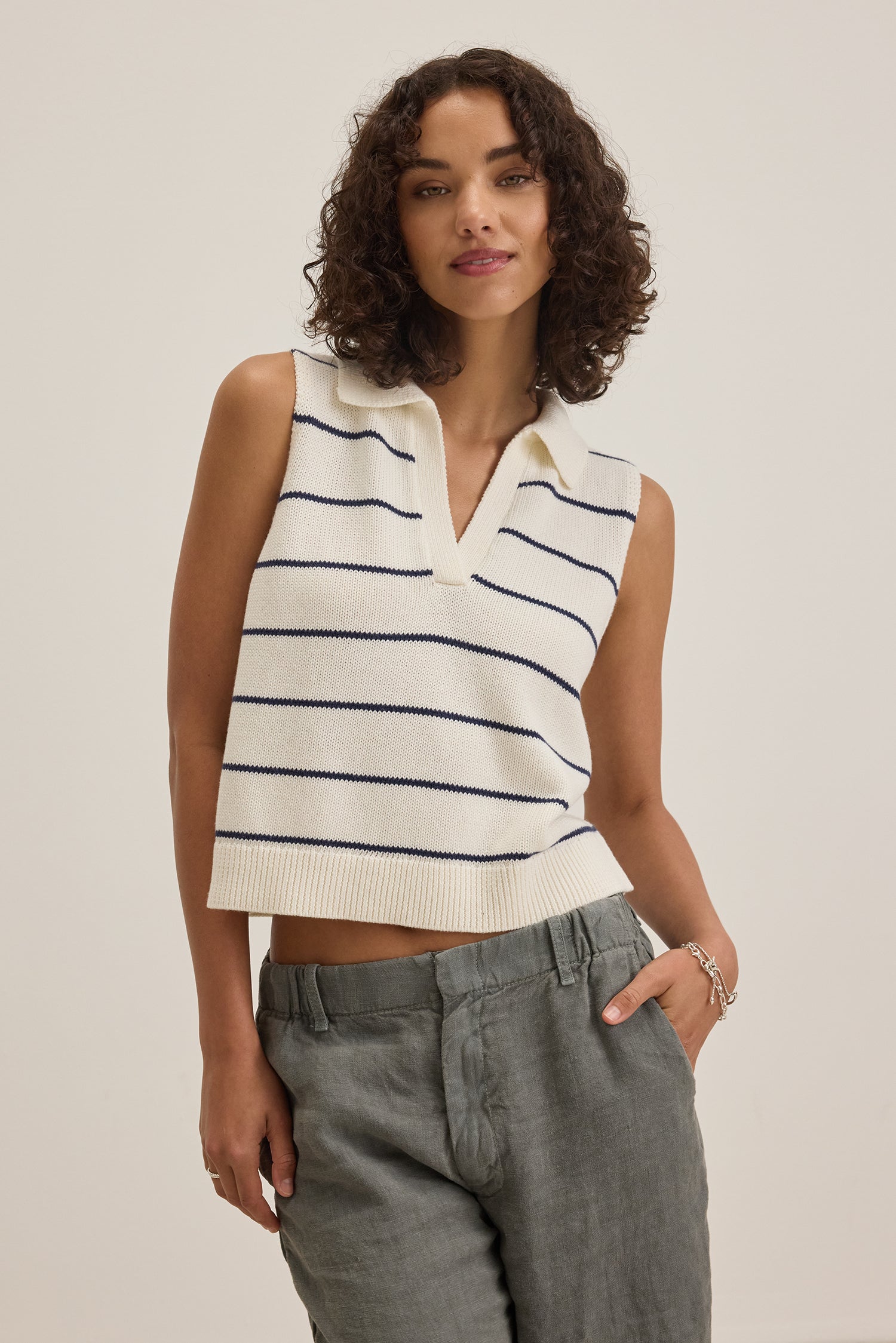 Nayla Sleevless Knit Top in Milk/Blue