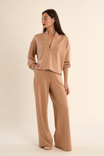 Load image into Gallery viewer, Edie Sweatshirt in Camel
