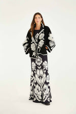 Load image into Gallery viewer, Floral Arabesque Fleece Coat in Black
