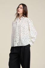 Load image into Gallery viewer, Alma Blouse in Beach
