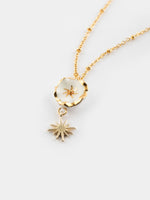 Load image into Gallery viewer, White Dryad Flower Necklace
