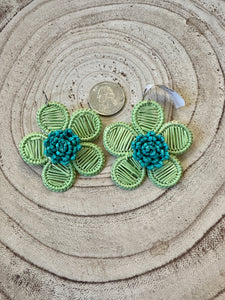 Iraca Flor Earrings in Green/Blue